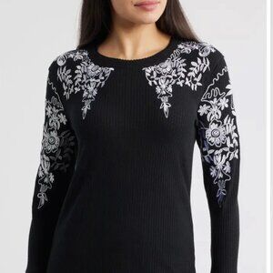 NIKKI LUND Bryn Embroidered Thermal Top. Size XS. Black/White.